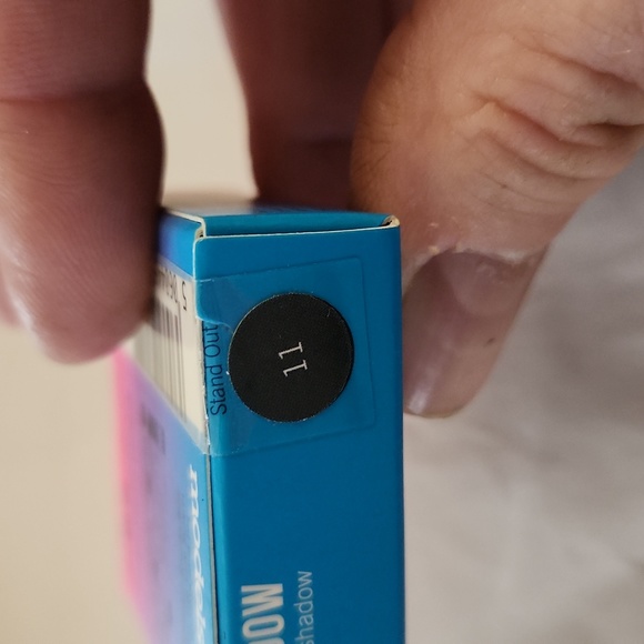 Models Own Eyeshadow - Picture 4 of 4